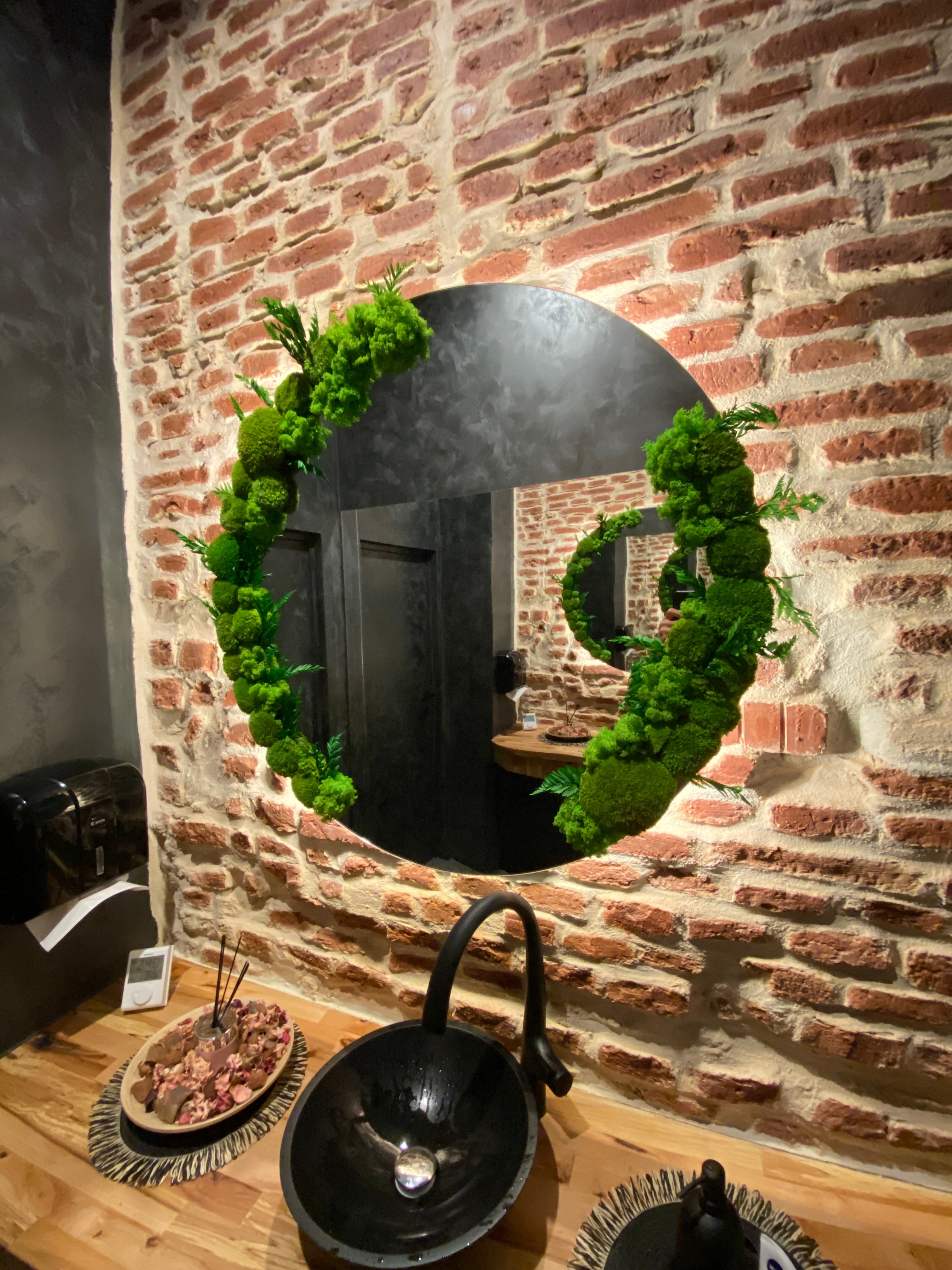 Oglindă decorativă rotundă cu muschi bombati si plante stabilizațe