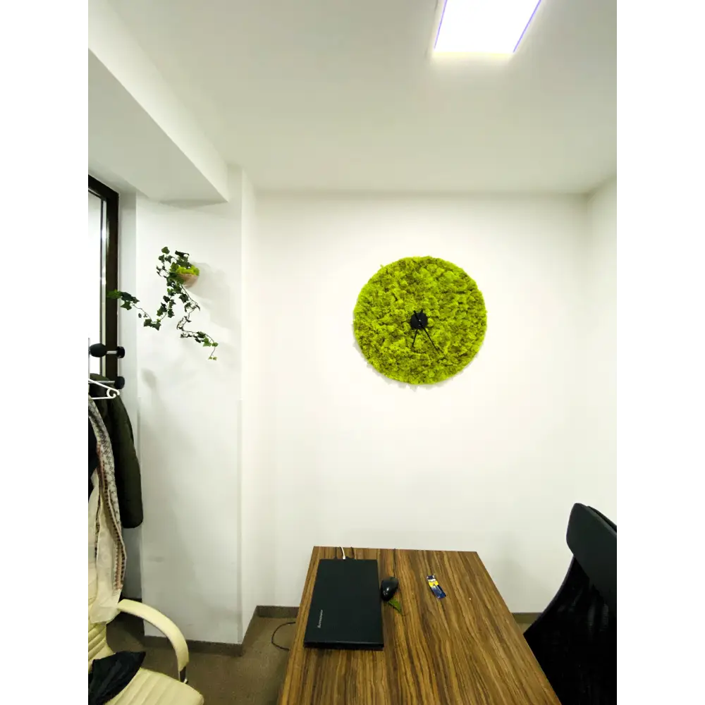 Ceas decorativ din licheni stabilizați – Verde Aprins pentru Living sau Birou