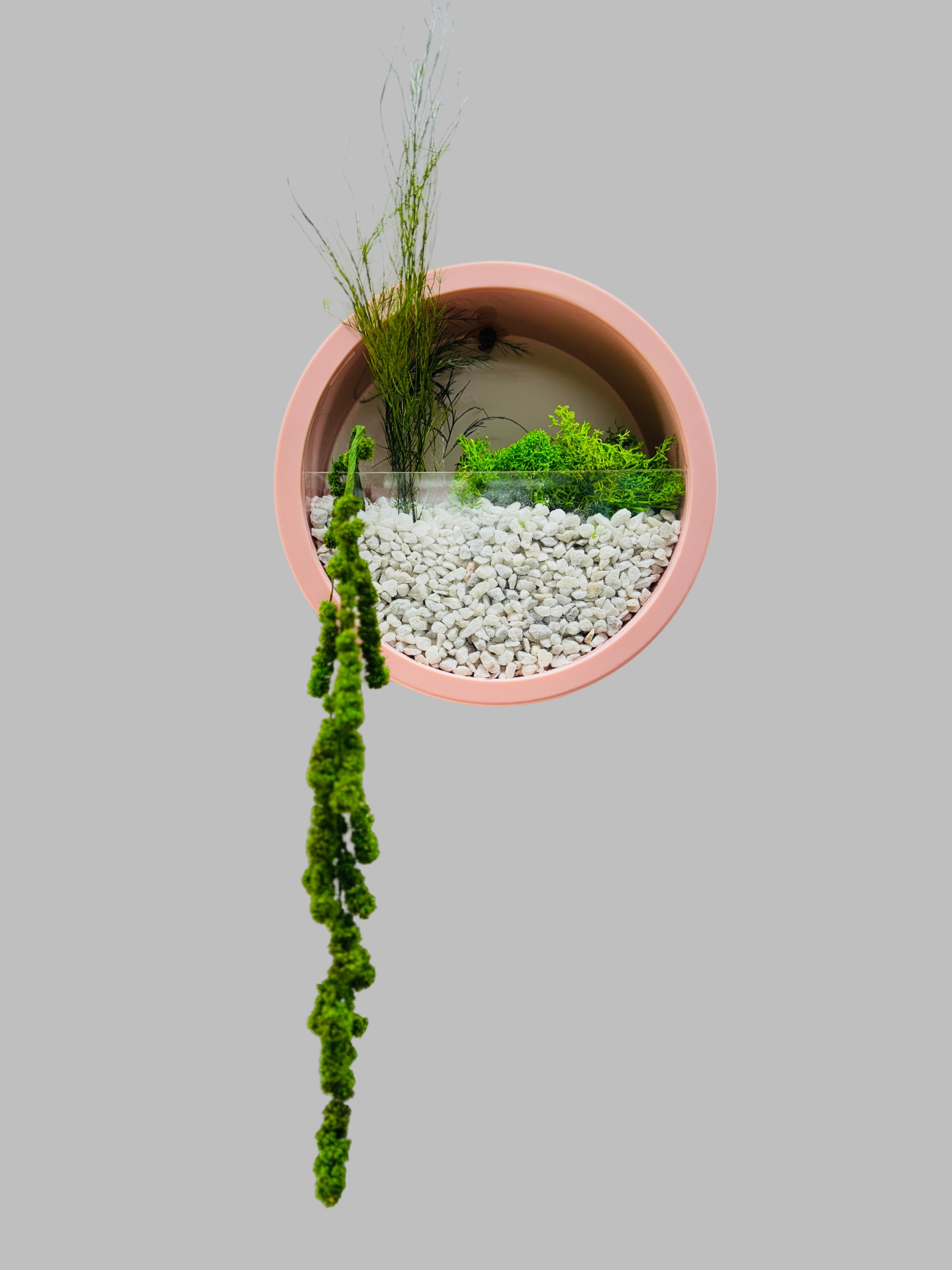 Decor de perete rotund, diametru 18 cm, realizat din pietriș, licheni și plante stabilizate, fără întreținere