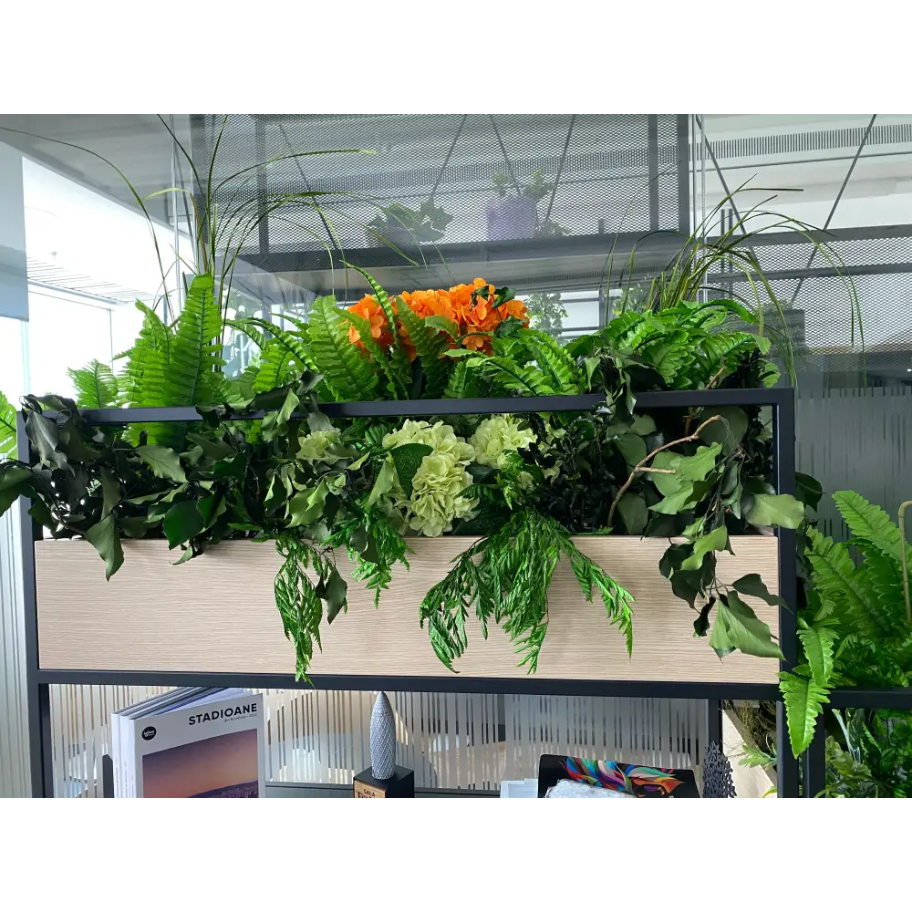 Jardiniere cu plante artificiale – Verde natural fără întreținere