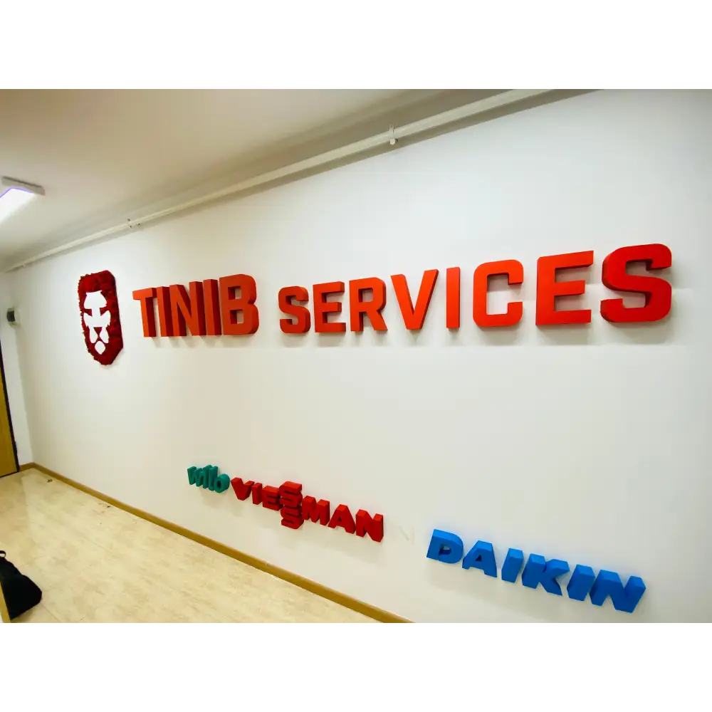 Logo-uri personalizate cu licheni roșii – Design unic și memorabil
